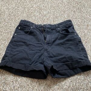 H&M Black Highwaisted Shorts
